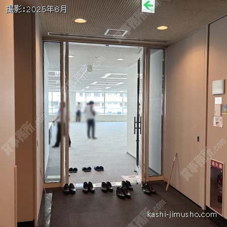 貸室入口