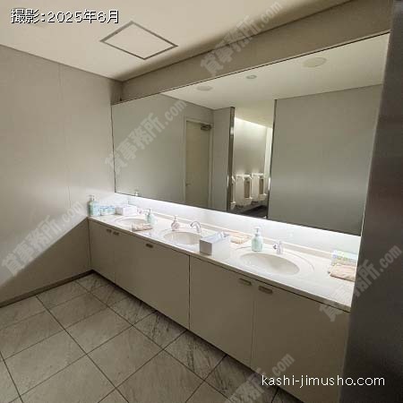 男性トイレ