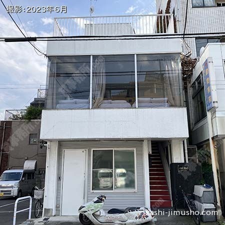 ビル正面