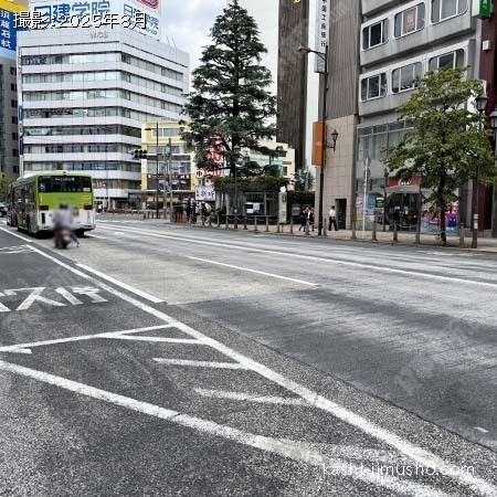 前面道路(要町通り)