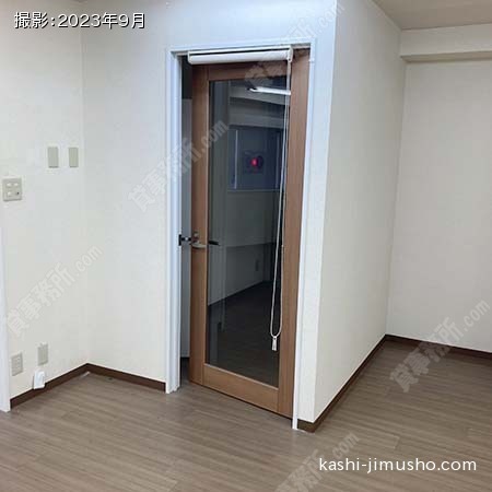 貸室入口(3階）