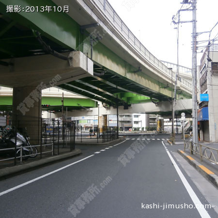 前面道路（春日通り）