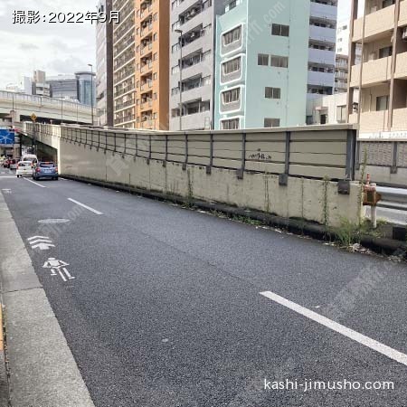 前面道路(春日通り) 前面道路(春日通り)