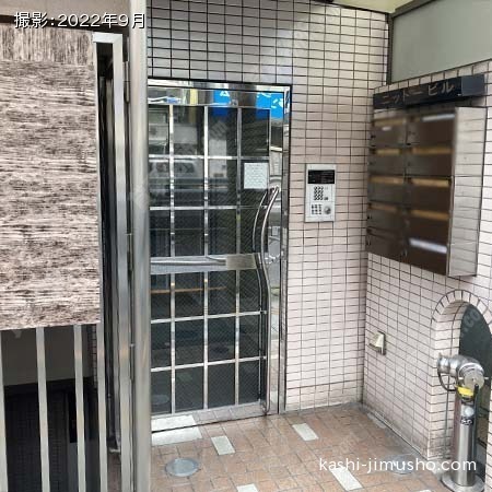 ビル入口 ビル入口