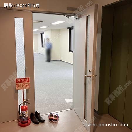 貸室入口(4階)