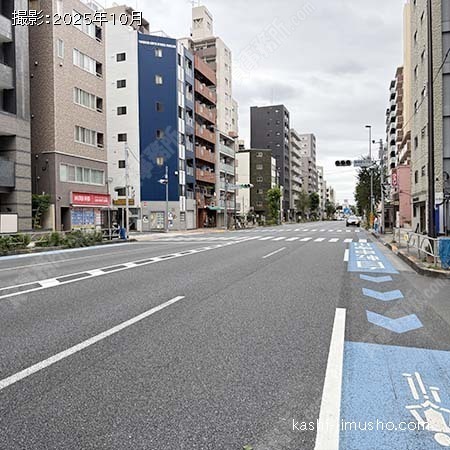 前面道路(春日通り）