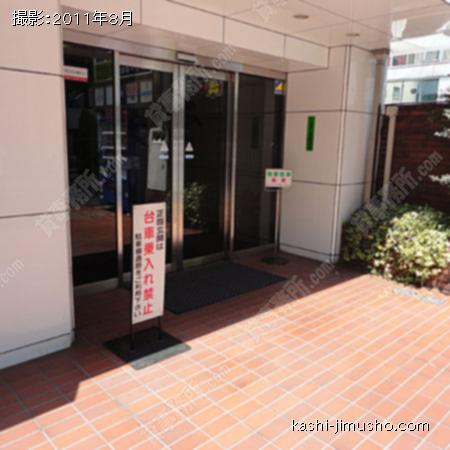 ビル入口