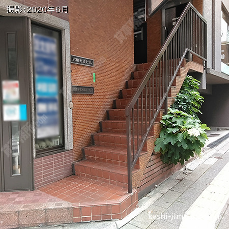 ビル入口