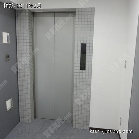 フロアエレベーター