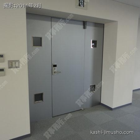 貸室入口