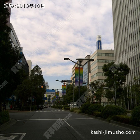 前面道路（グリーン大通り）