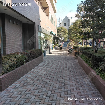 前面歩道