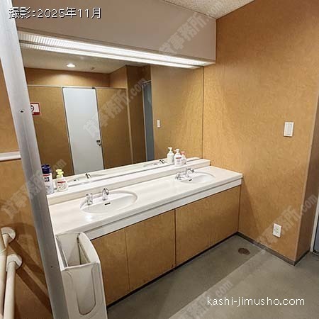 男性トイレ 男性トイレ