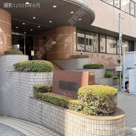 ビル前面