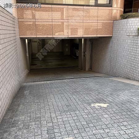 駐車場入口