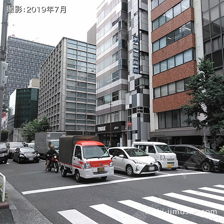 前面道路(神田警察通り)