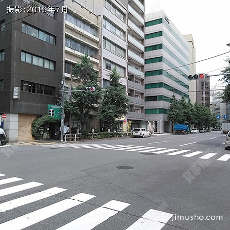 前面道路(神田警察通り)