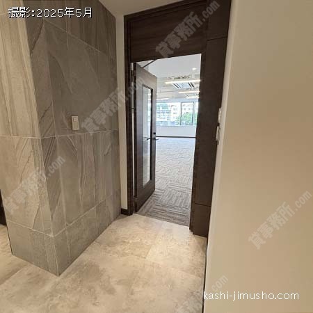 貸室入口(5・6階)