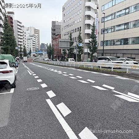 前面道路(駒沢通り)