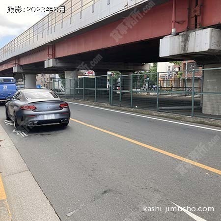 前面道路(環七通り)