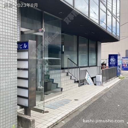ビル前面