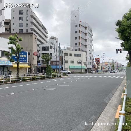 前面道路(入新井中央通り)