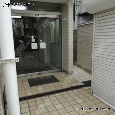  ビル入口