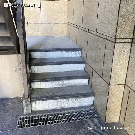 共用階段