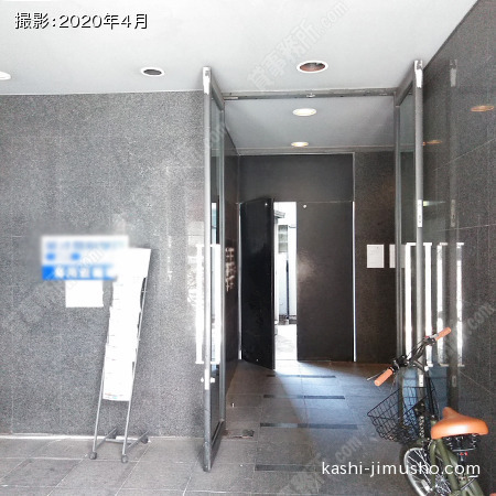 ビル入口 ビル入口