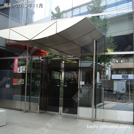 ビル入口 ビル入口