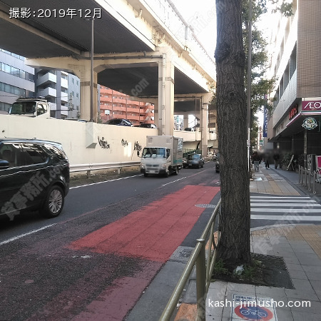 前面道路(玉川通り)