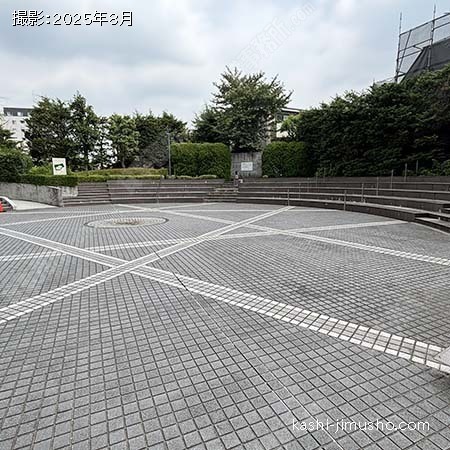 敷地内