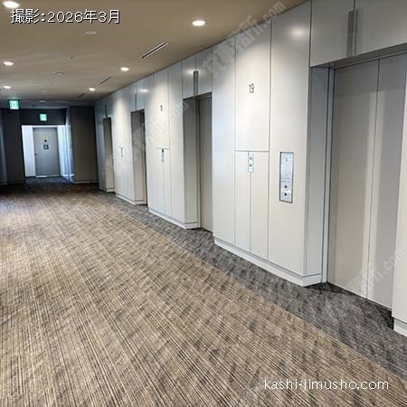 貸室階エレベーターホール