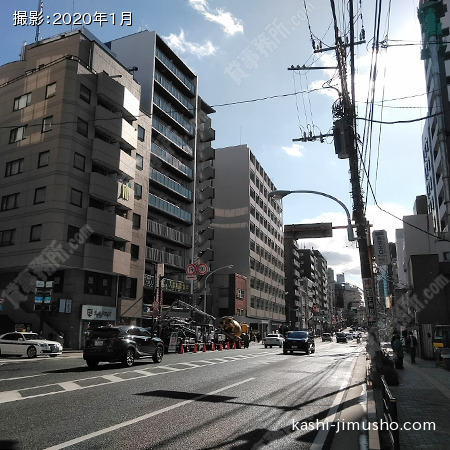 前面道路(本郷通り)
