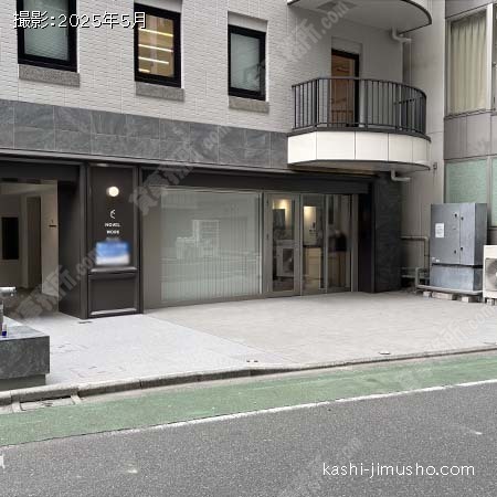 ビル前面