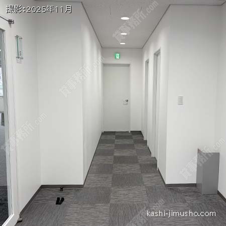 室外男女別トイレ