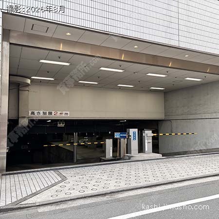 駐車場入口 駐車場入口