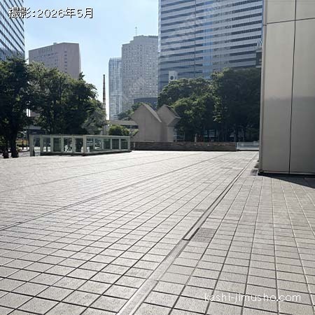 敷地内