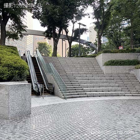 敷地内