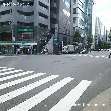 前面道路(神田警察通り)