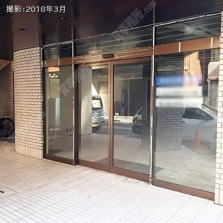 1F貸室入口