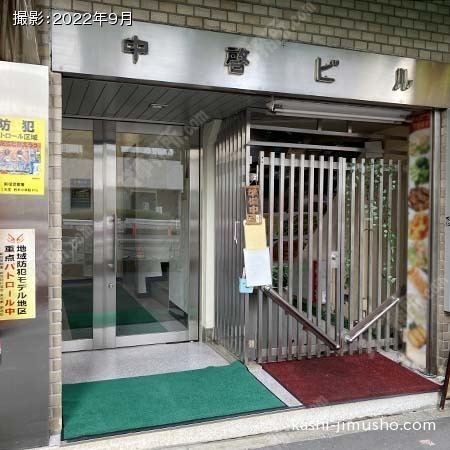 ビル入口 ビル入口