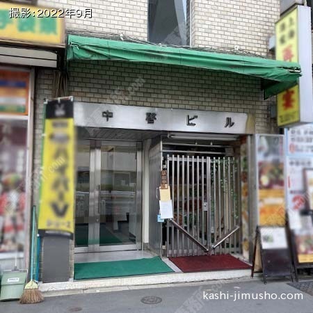 ビル入口前面 ビル入口前面