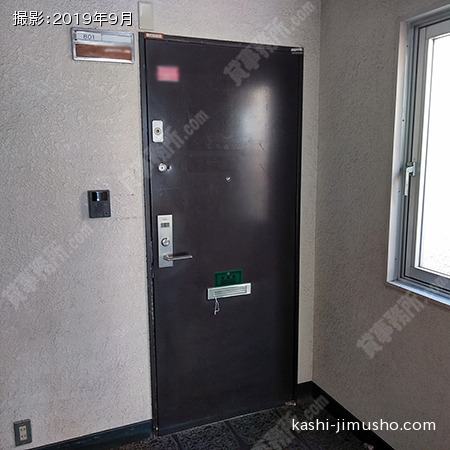 貸室入口 貸室入口