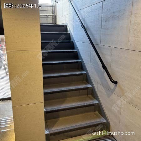 共用階段