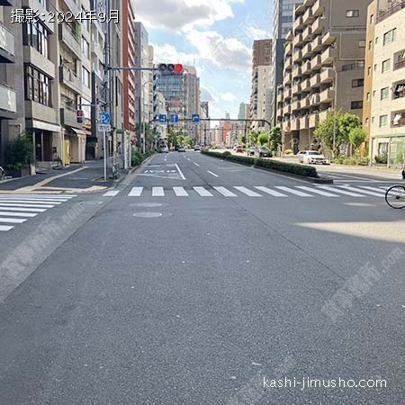 前面道路(抜弁天通り）