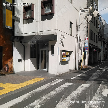 ビル前面