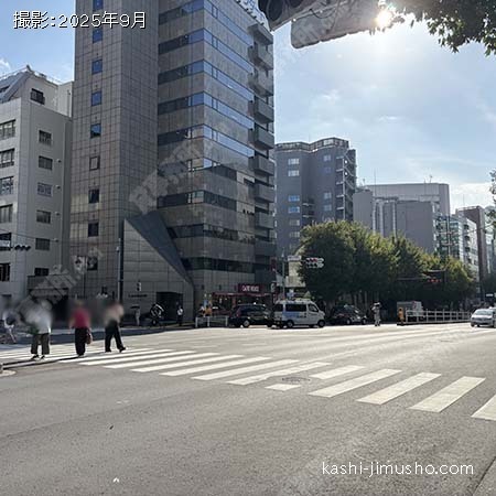 前面道路(靖国通り）
