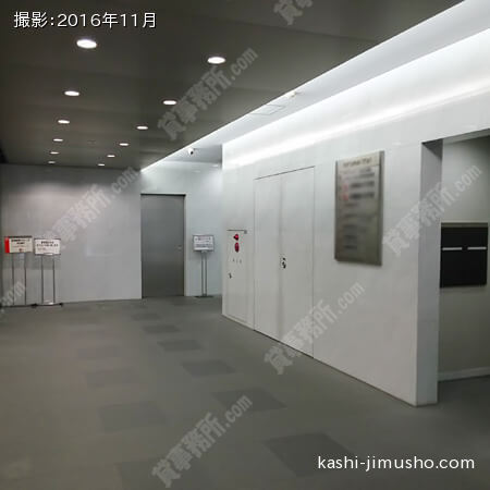 エントランス①