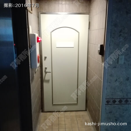 ２階貸室入口